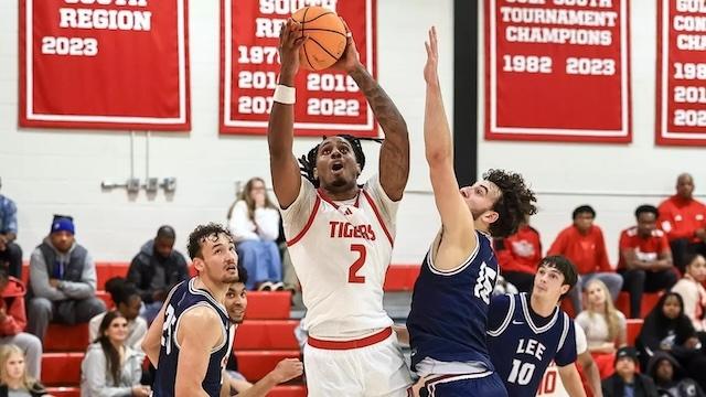 West Alabama powers its way to the hoop in DII men's basketball.