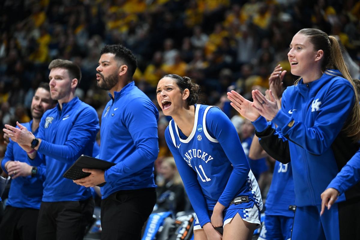 Kentucky outlasts West Virginia to reach the Sweet 16
